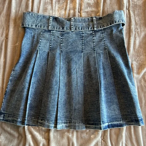 Denim Matching Skirt and Top Set - Picture 4 of 9